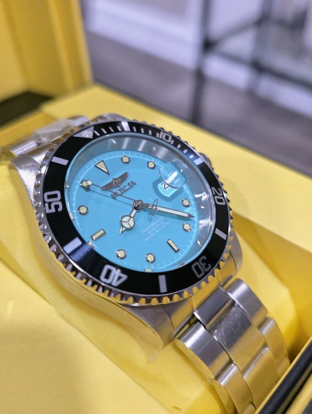 Invicta bold turquoise